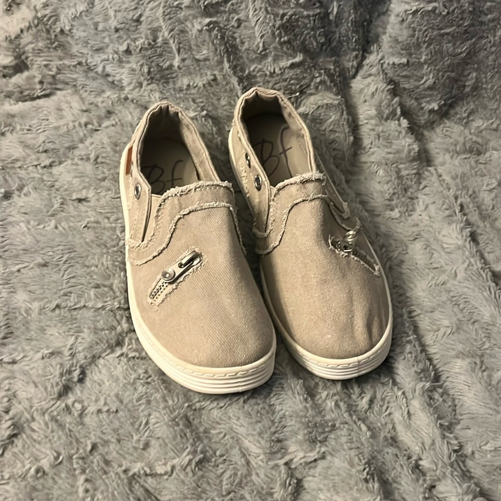 Blowfish Sneakers Size 6